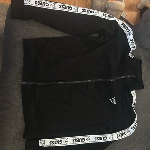 I am selling these guess pants tomorrow black and white - Picture 2 of 2